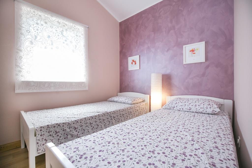 Apartment Gino Ravni Phòng bức ảnh