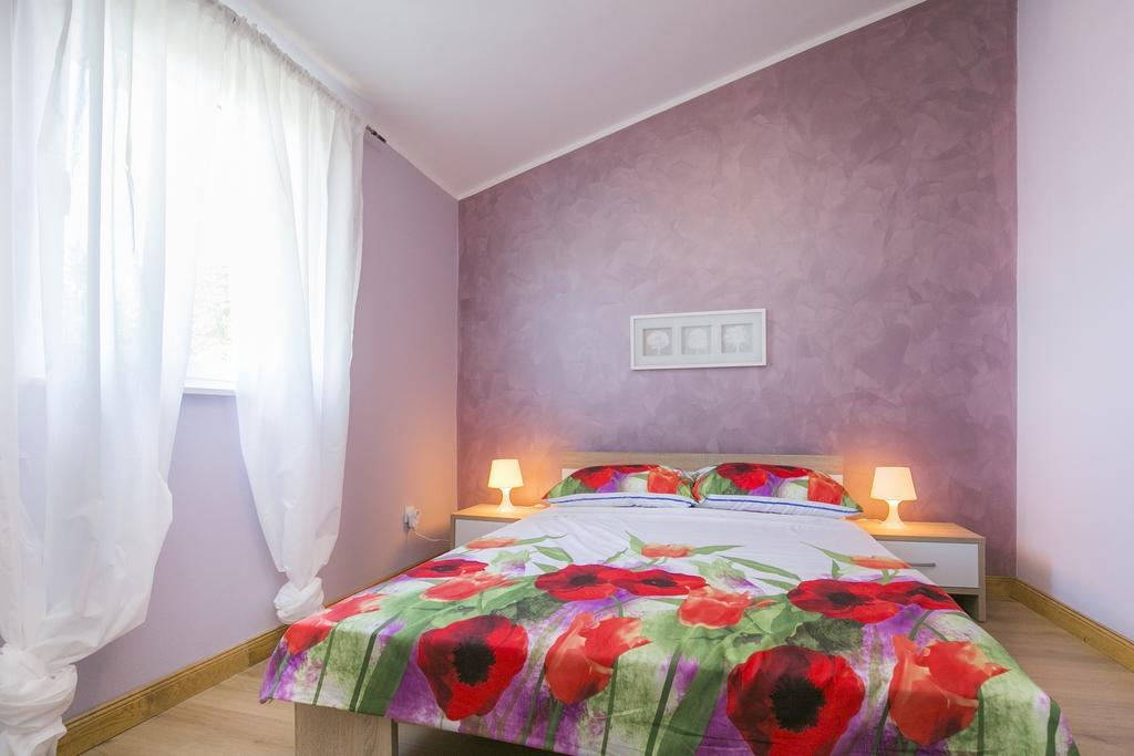 Apartment Gino Ravni Phòng bức ảnh